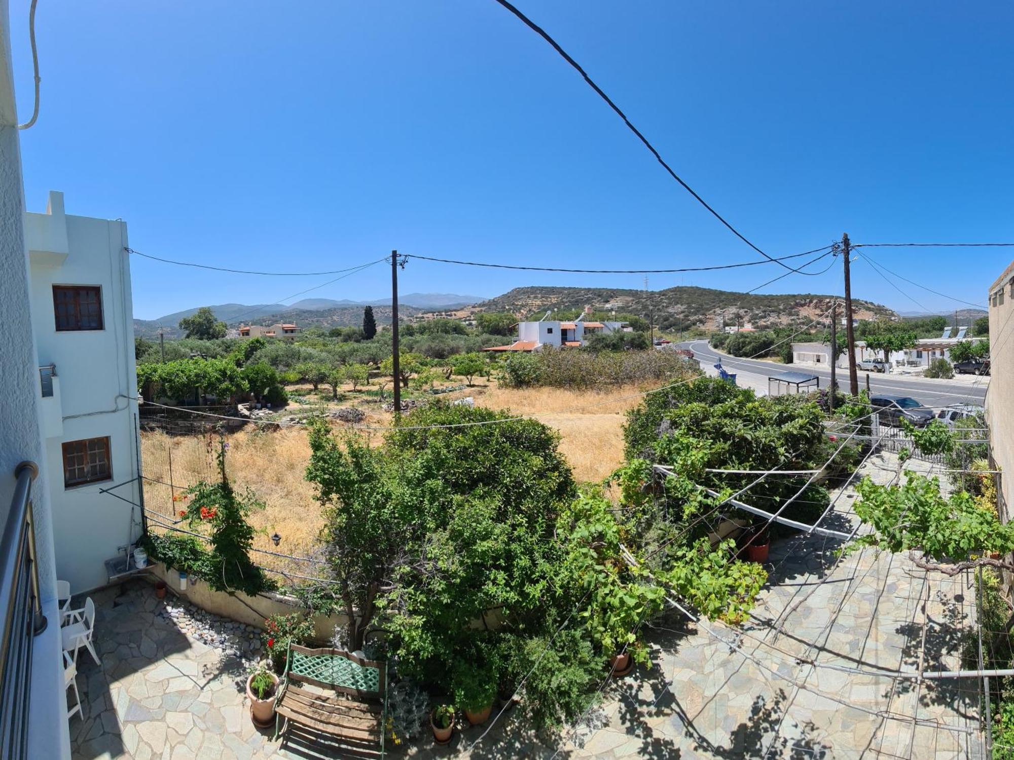 Mum'S Yard Daire Istron Dış mekan fotoğraf