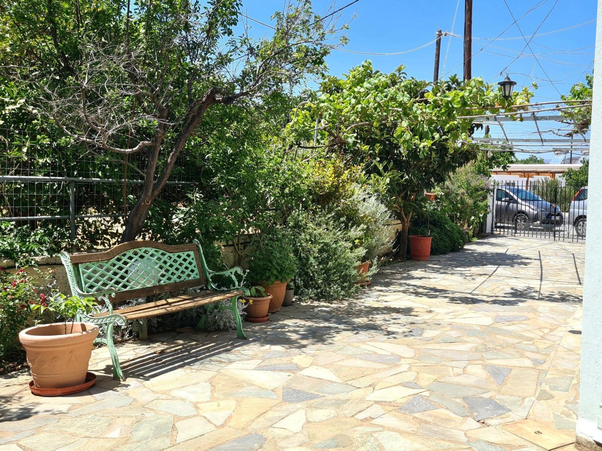Mum'S Yard Daire Istron Dış mekan fotoğraf